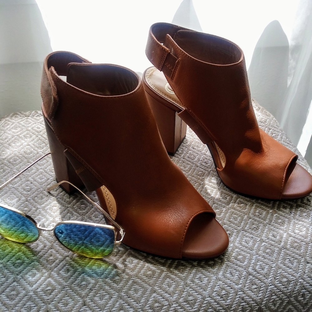 Open toe thick heels